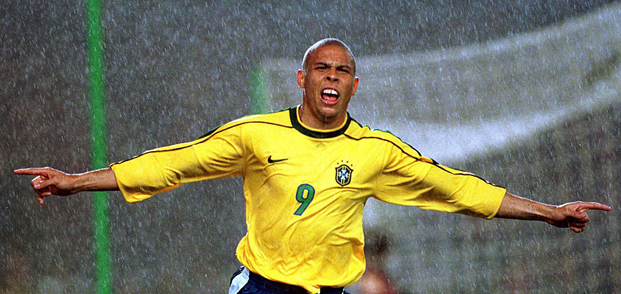 任何一方在 任何一方在